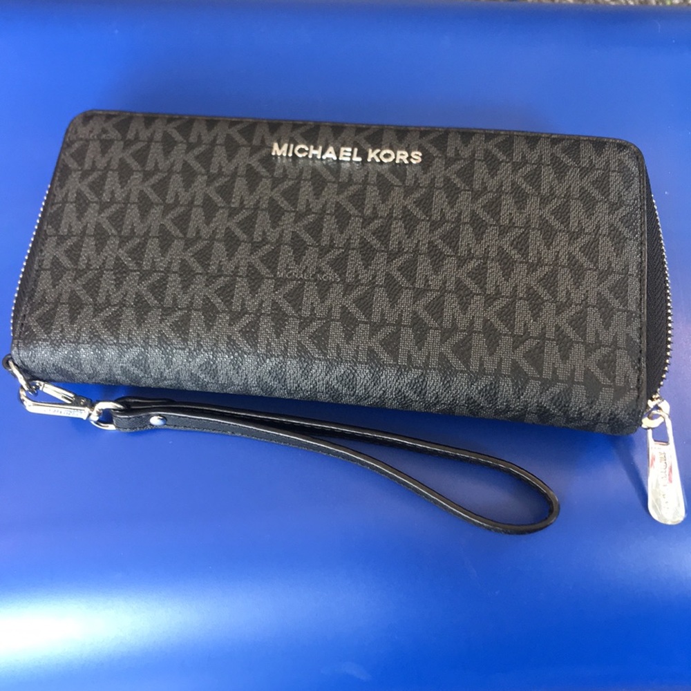 Michael Kors wallet